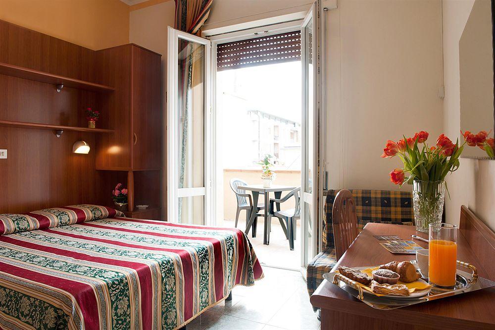 Hotel Dolly Viareggio Kültér fotó
