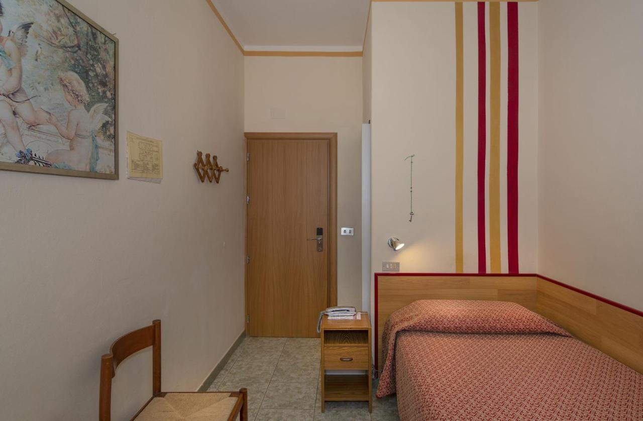 Hotel Dolly Viareggio Kültér fotó