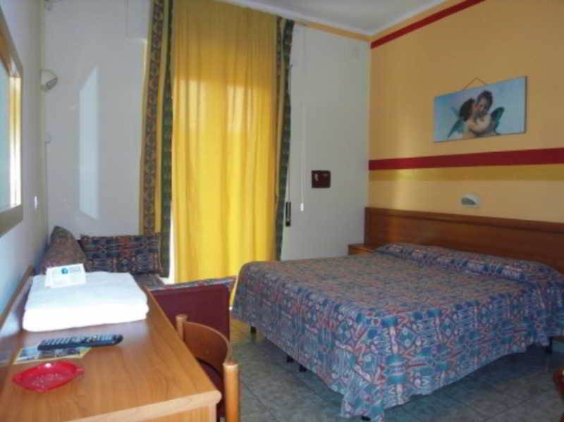 Hotel Dolly Viareggio Kültér fotó