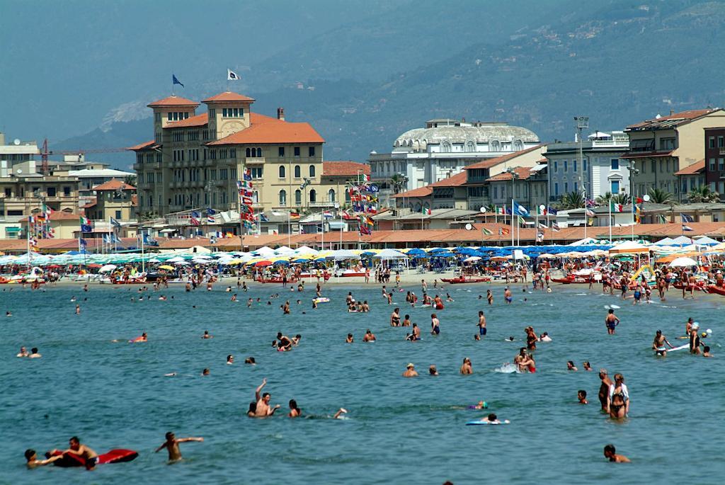 Hotel Dolly Viareggio Kültér fotó