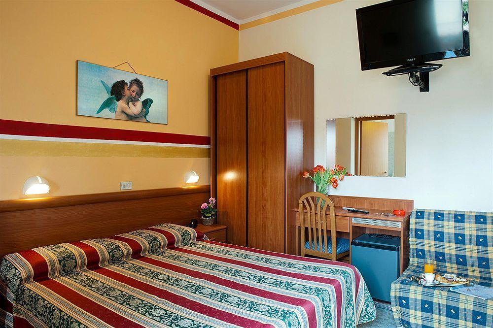 Hotel Dolly Viareggio Kültér fotó