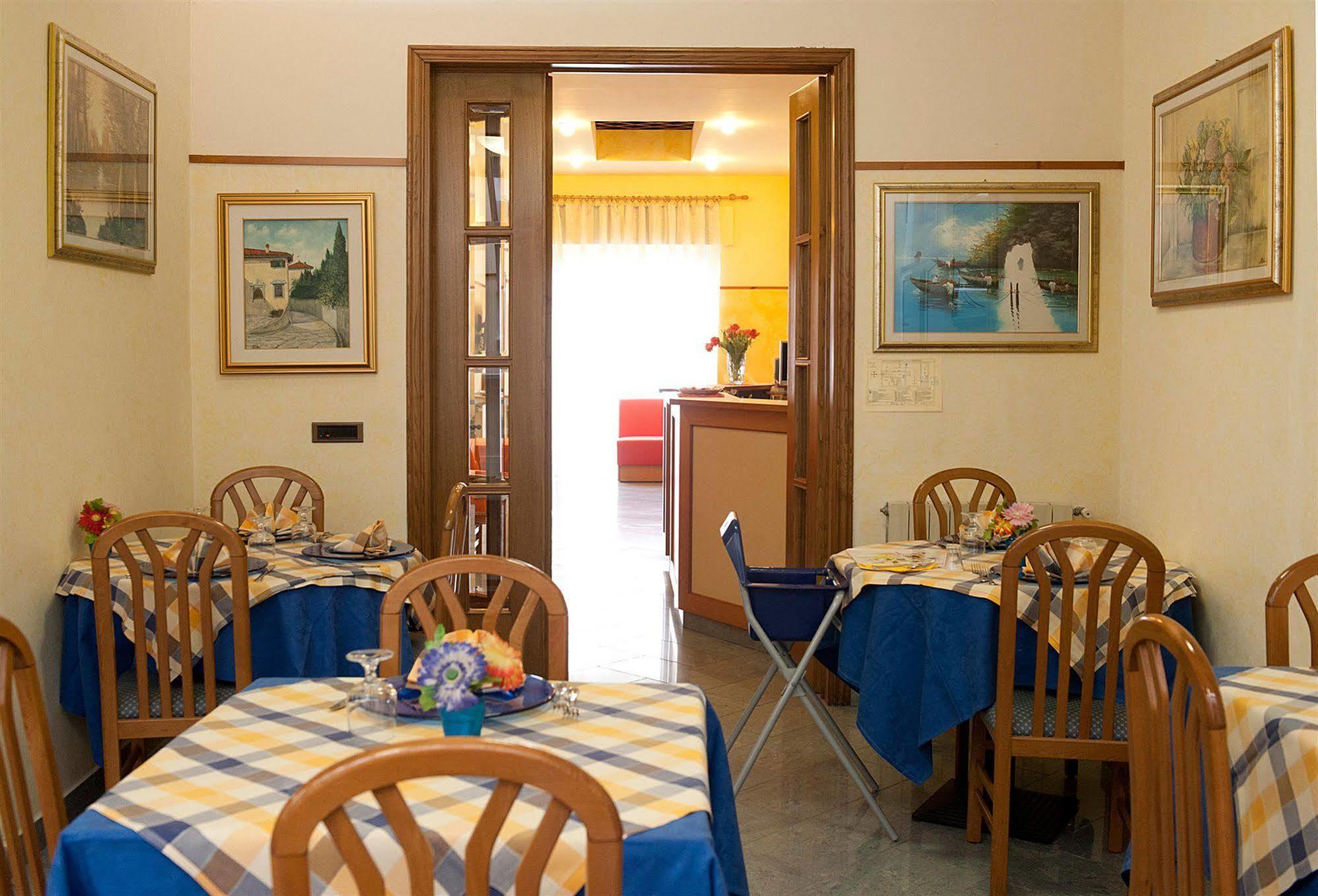 Hotel Dolly Viareggio Kültér fotó