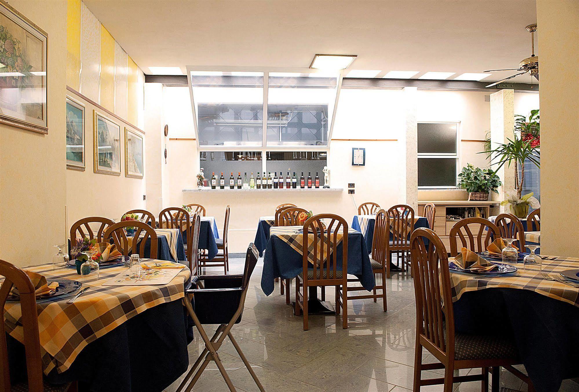 Hotel Dolly Viareggio Kültér fotó