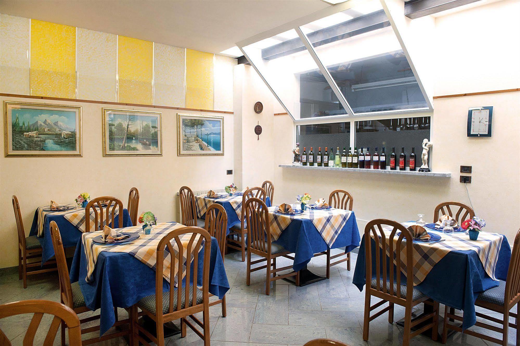 Hotel Dolly Viareggio Kültér fotó