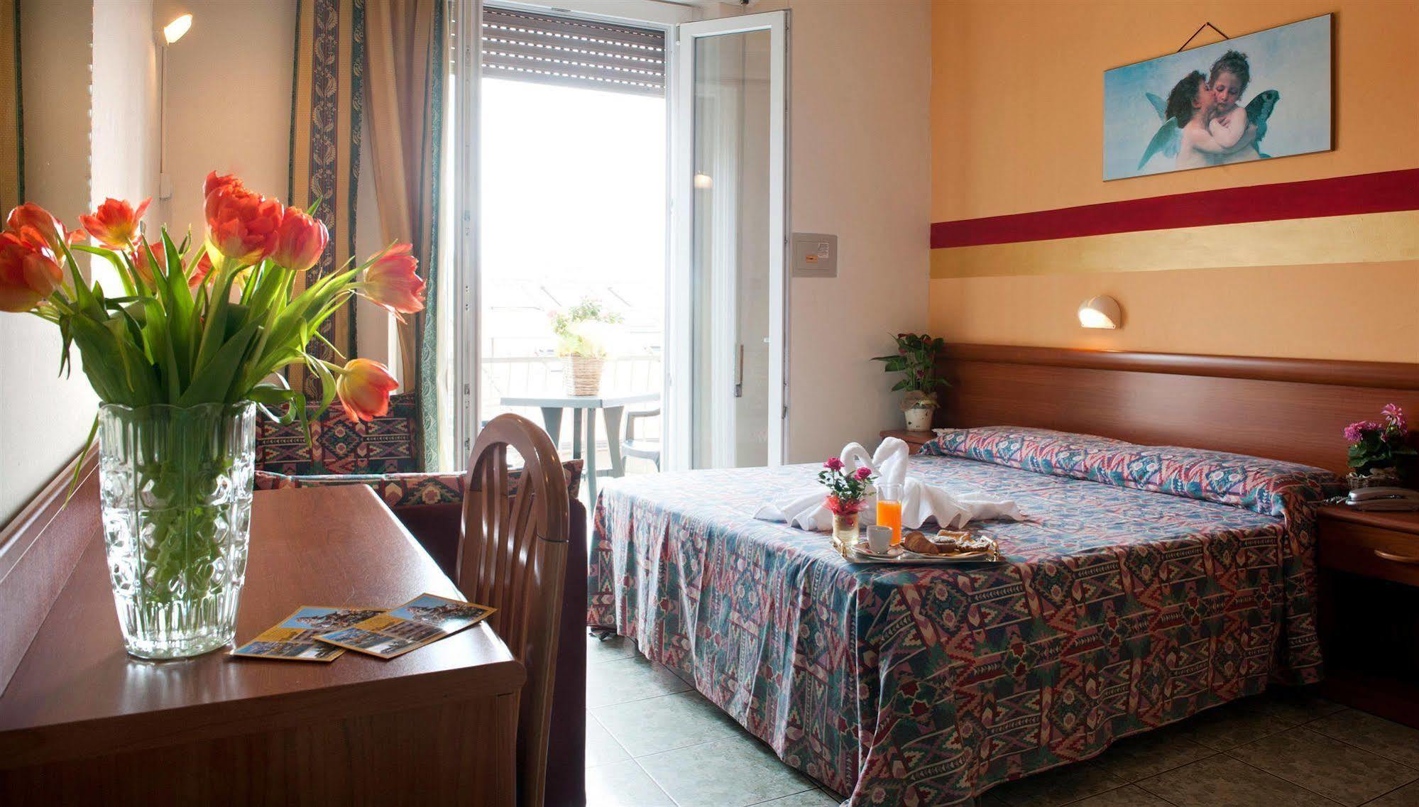 Hotel Dolly Viareggio Kültér fotó