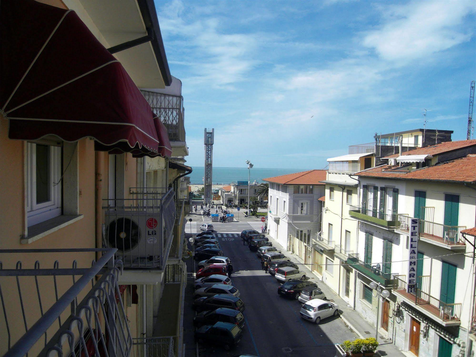 Hotel Dolly Viareggio Kültér fotó