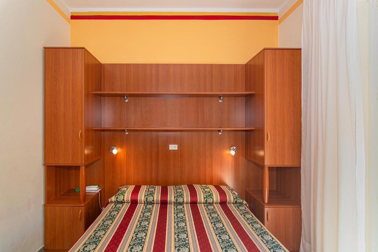 Hotel Dolly Viareggio Kültér fotó