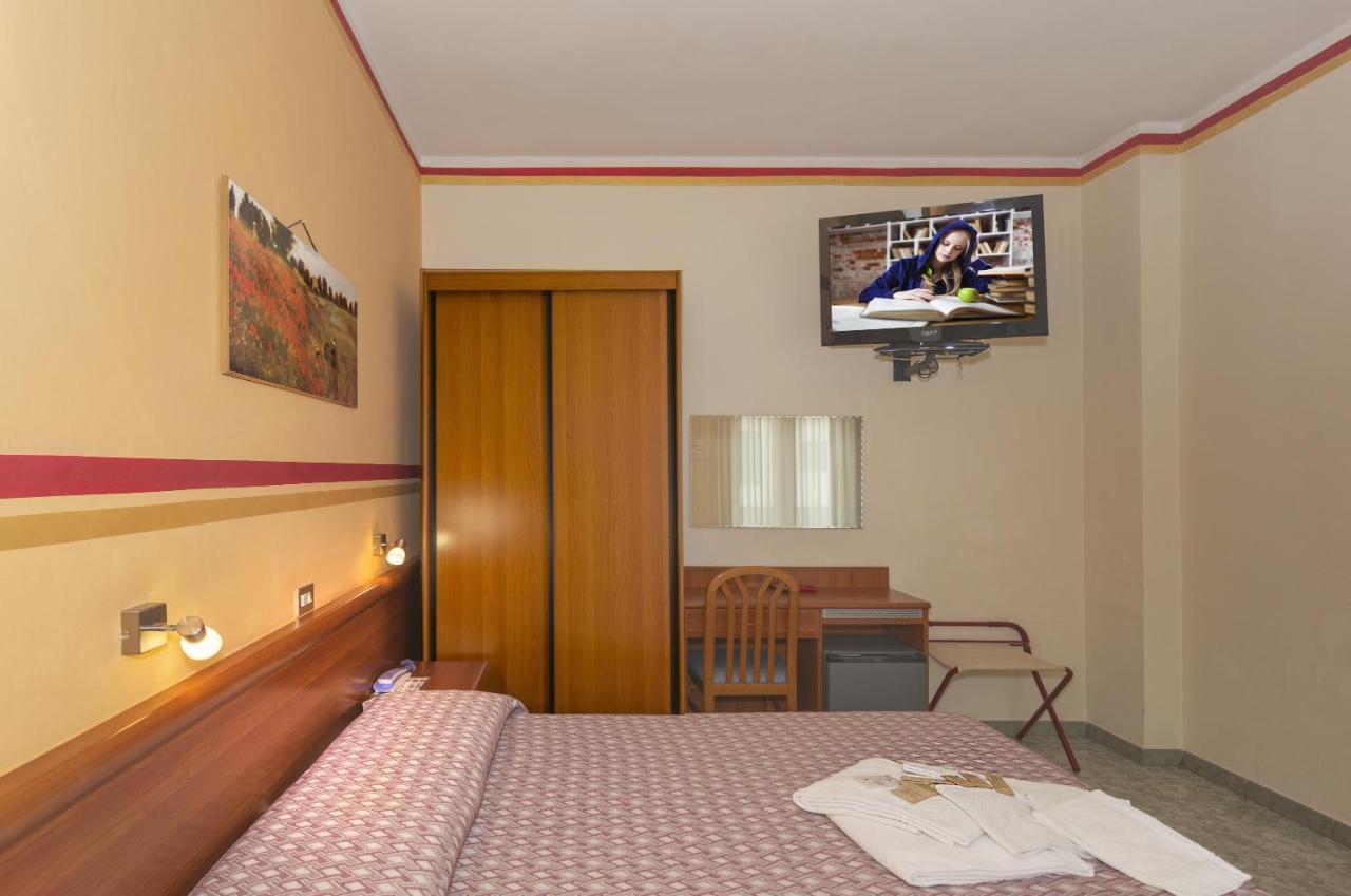 Hotel Dolly Viareggio Kültér fotó