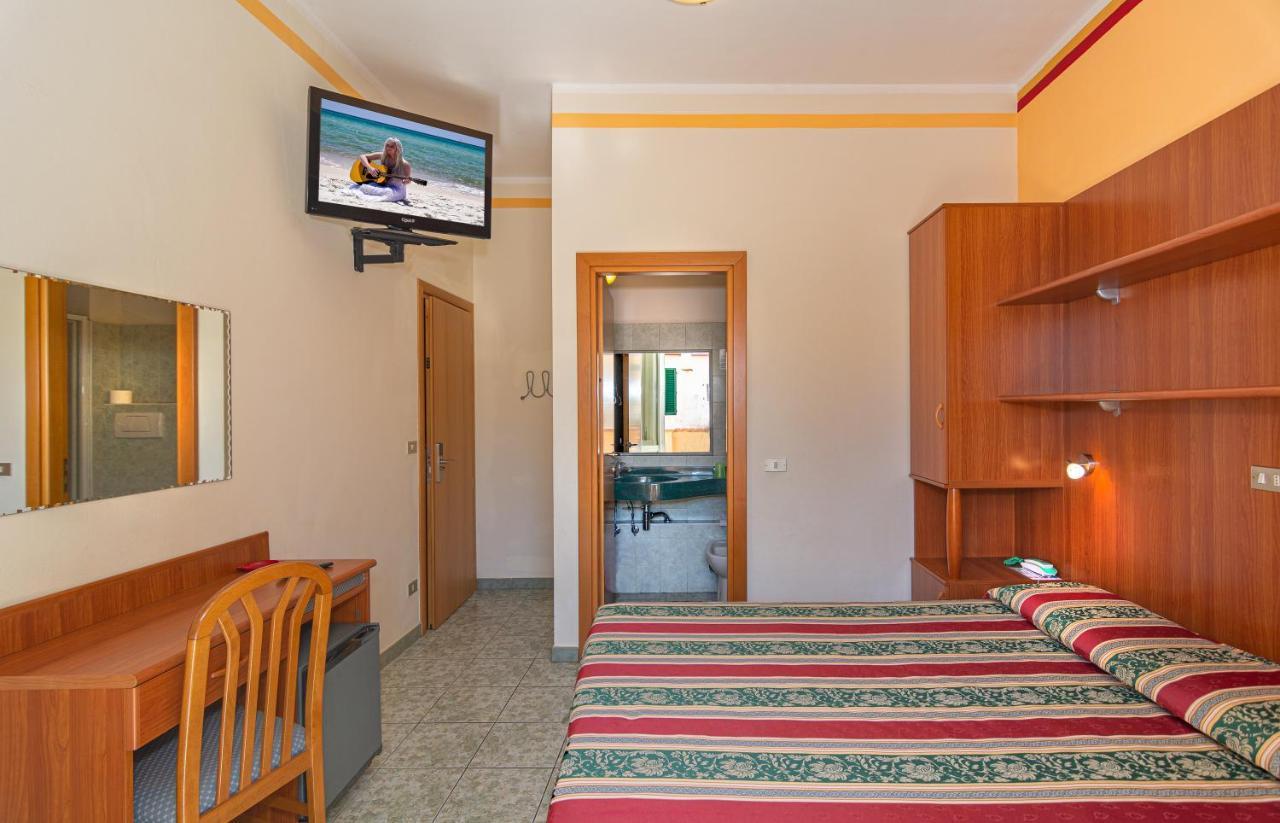 Hotel Dolly Viareggio Kültér fotó
